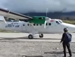 Bupati Puncak Ungkap Penyebab Harga Tiket Pesawat Melonjak Fantastis