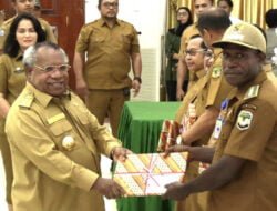 Bupati Mimika Serahkan DPA ke OPD