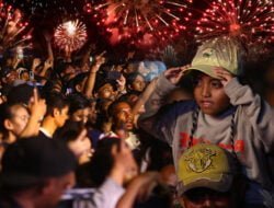 Ribuan Warga Hadiri Peluncuran Tahapan Pilkada Mimika 2024