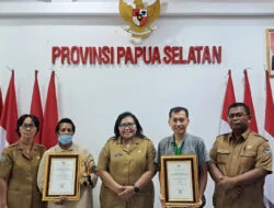 Kabupaten Mappi Terima Penghargaan Nakes dan Kader Posyandu Berprestasi
