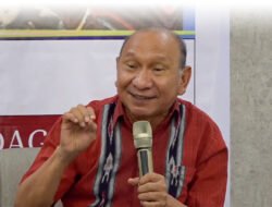 “Kalau kalian tidak akui anak saya sebagai orang Papua, saya bunuh dia”