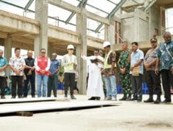 Pj Bupati Mappi Tinjau Pembangunan Gereja St. Kristoforus Mur Kini Capai 70 Persen