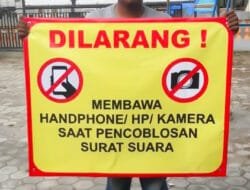 Bawaslu Mimika: Pemilih Dilarang Bawa HP dan Alat Perekam ke Bilik Suara