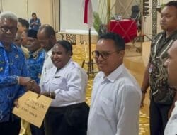 Penuhi janji SK 483 Guru PPPK, Bupati John: laksanakan tugas dengan baik