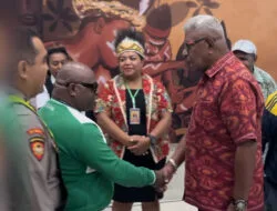 Menteri HAM RI dan Dubes Seychelles tiba di Timika hadiri tahbisan Uskup