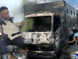 Demo rusuh di Uncen: mobil Polisi dibakar hingga aparat terluka