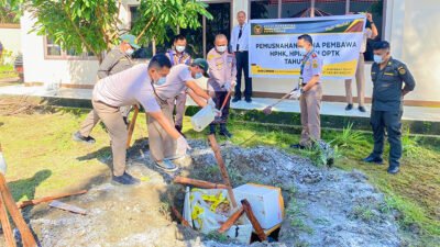 Karantina Papua Tengah musnahkan puluhan kilogram daging babi tanpa dokumen