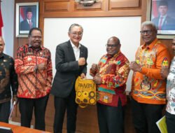 Menteri PU audiensi dengan Gubernur Papua Tengah dan para bupati