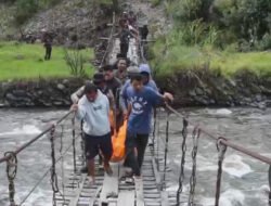 Jasad tukang ojek asal Makassar dievakuasi dari jurang 500 meter di Puncak Jaya
