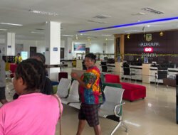 Layanan di Disdukcapil Mimika tetap berjalan meski jaringan internet terganggu
