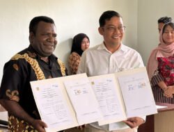 Perkuat legalitas UMKM, Dinas Koperasi Mimika teken MoU dengan BPJS Ketenagakerjaan