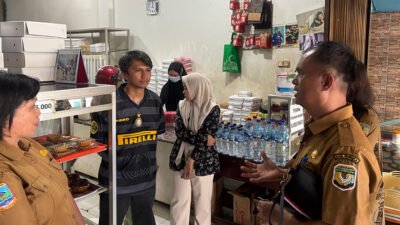Dinas Kesehatan tutup sementara Toko Roti Maros Timika, pemilik minta maaf