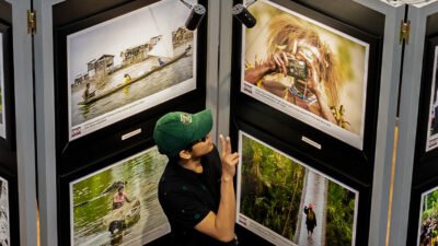 Menjelajahi waktu lewat lensa dan cerita yang hidup di Mimika Photo Exhibition 2025