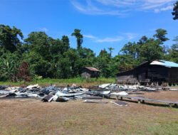 Ratusan warga Kapiraya mengungsi usai pembakaran rumah dan fasilitas bandara