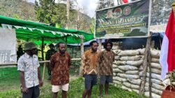 Pendekatan Humanis TNI Antar Lima Pemuda Eks Anggota OPM Kembali ke NKRI