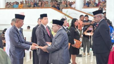 Lantik 14 Pejabat, Bupati Mimika Tegaskan Evaluasi Kinerja Tiap Saat
