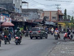 Pendulang di Timika Kembali Padati Jalan Ahmad Yani-Leo Mamiri