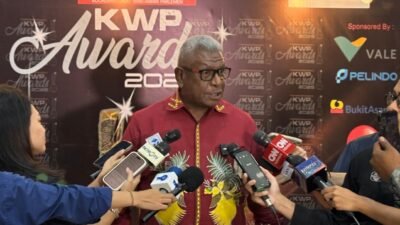 Bupati Mimika Johannes Rettob Terima Penghargaan KWP Awards 2026