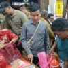 Disambut Antusias Warga Mimika, Wapres Gibran Belanja ATK Bersama Anak Yatim