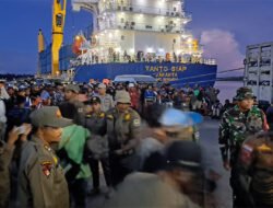 Puluhan Liter Miras “Tak Bertuan” Diamankan di Pelabuhan Pomako