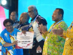 Inovasi Fiskal dan Penurunan Kemiskinan Diakui, Mimika Borong Dua Penghargaan Kemendagri