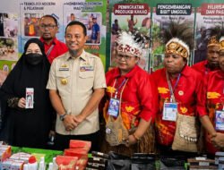 Gubernur Sulsel di Penas XVII: Stand Dekranasda Mimika Luar Biasa