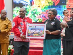 Luncurkan Program BANGKIT, Meki Nawipa: Pembangunan Papua Tengah Dimulai dari Anak dan Keluarga