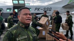 TNI Kirim 2 Ton Bantuan untuk Korban Krisis Pangan dan Air Akibat El Nino di Puncak Jaya