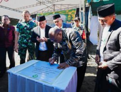 Gubernur Meki Nawipa Resmikan Pesantren Riyadhul Qur’an Nabire