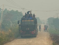 Polda Papua Tengah Kerahkan Personel Tangani Karhutla di Nabire Barat