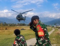 Helikopter TNI Angkut Bantuan ke Jila Pasca Penculikan