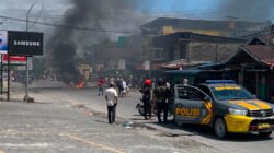 Breaking News: Warga Blokade Jalan Budi Utomo Timika