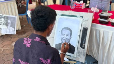 Pensil Hitam dan Mimpi Sang Seniman Muda Timika