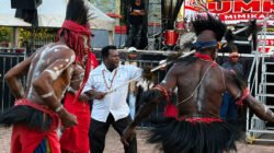 Irama Tifa dari Mioko: Tarian Kamoro Menenun Persatuan di Panggung Festival