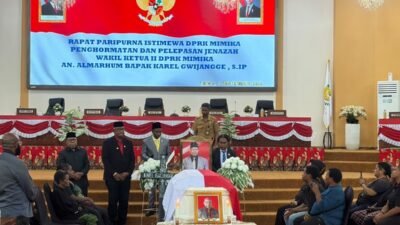 DPRK Mimika Paripurna Istimewa Penghormatan dan Pelepasan Jenazah Karel Gwijangge