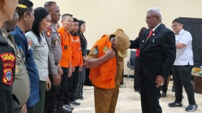 Bupati Mimika Lantik 80 Anggota Tim Reaksi Cepat Siaga Bencana
