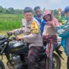 Ambulans Rusak, Bhabinkamtibmas Evakuasi Ibu Hamil dengan Motor Dinas ke Bandara Agimuga