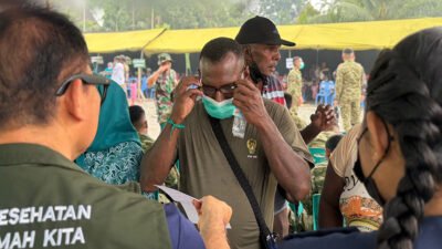 Pelkesi Wilayah V Bagikan 3.000 Kacamata Baca Gratis untuk Masyarakat Papua