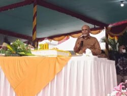 Hadiri Upacara HUT ke-30 Mimika, Wagub Papua Tengah Soroti Miras, HIV, dan Konflik Antarkelompok