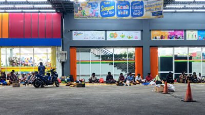 Warga Pesisir Menginap di Emperan Toko saat Festival Mimika, Begini Penjelasan Disbudparekraf